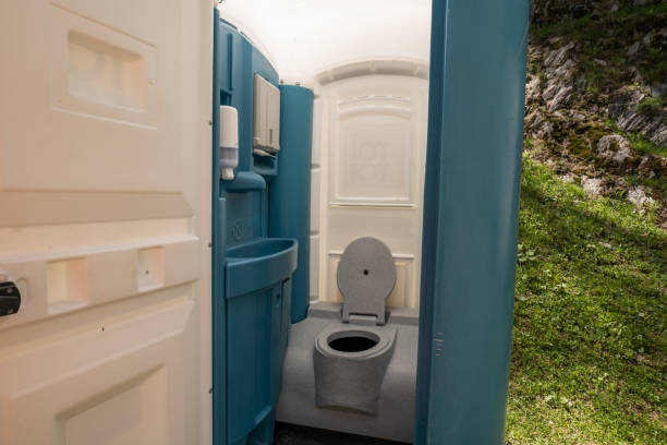 Best VIP or Luxury Restroom Trailers  in Suitland, MD